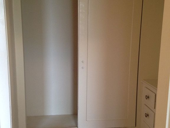 5th image of 608 S Dunsmuir Ave APT 206
