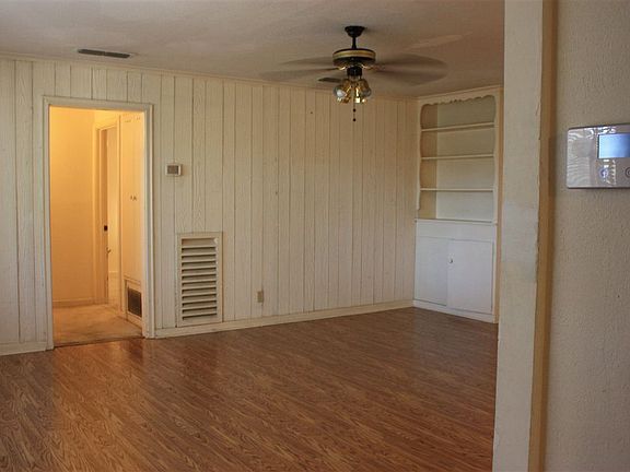 2nd image of 111 La Vista Dr