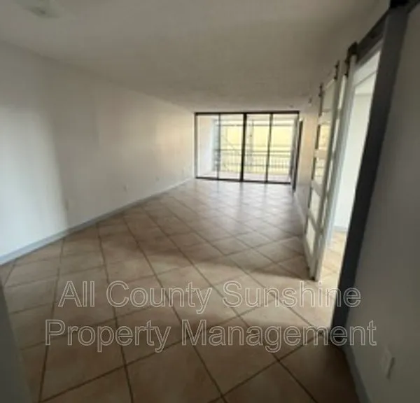 2424 W Tampa Bay Blvd #L408 — Photo 2