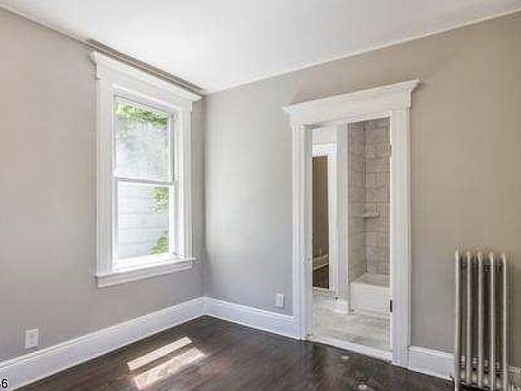 3rd image of 506 Norwood St