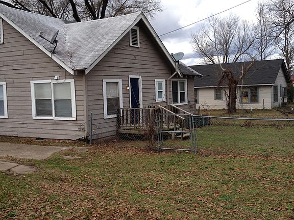 3rd image of 1012 East St