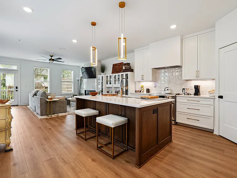 1301B Katie Ave — Photo 8