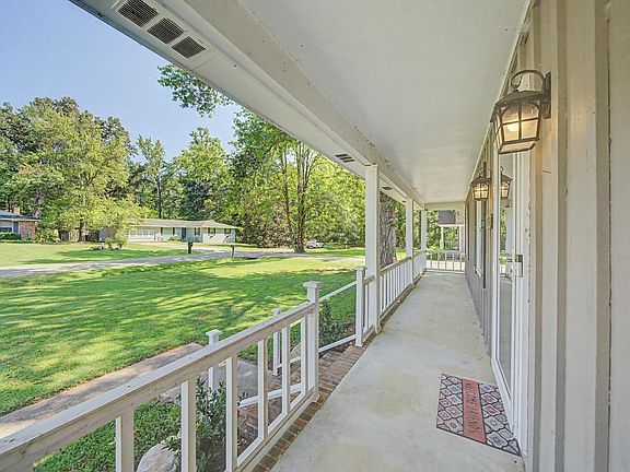 5th image of 2710 North Ln
