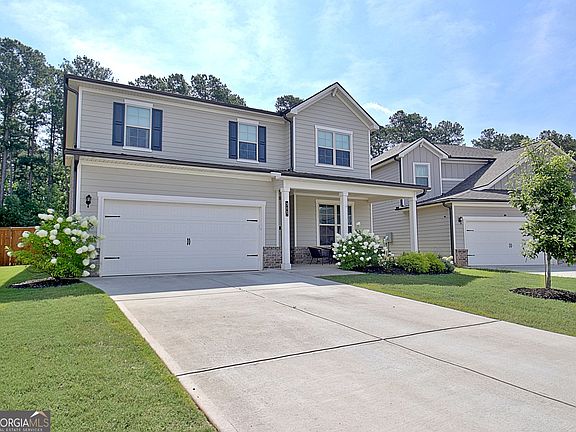 2nd image of 365 Caledonia Ct