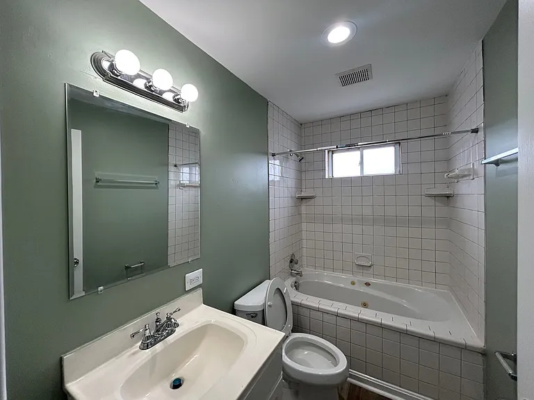 2561 Marbourne Ave — Photo 9