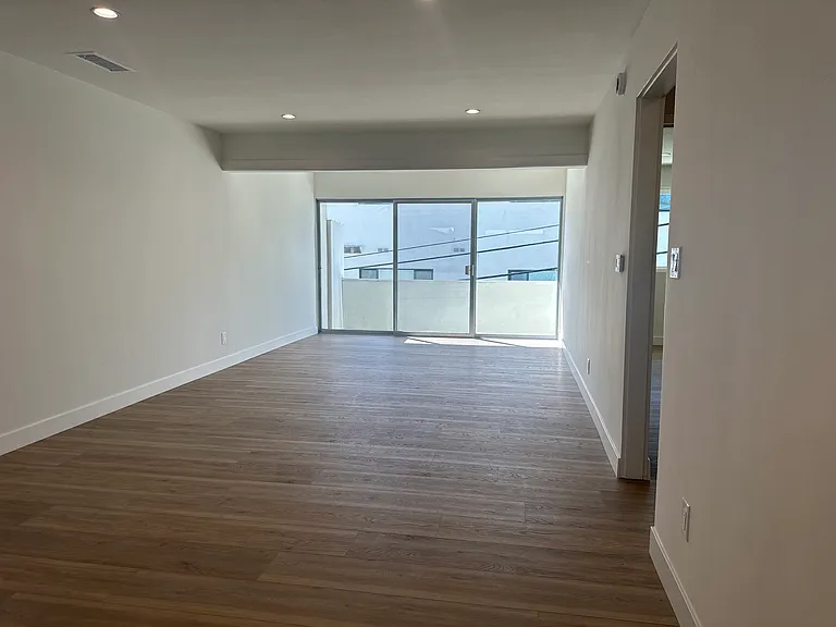 11600 Rochester Ave #12 — Photo 5