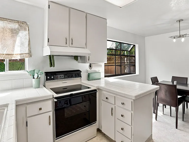 1408 W Latimer Ave #1 — Photo 10