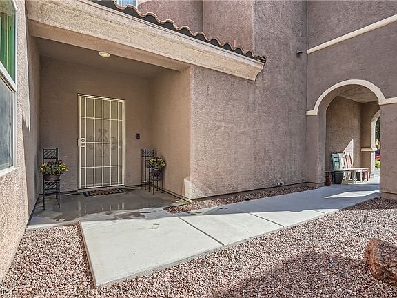 3rd image of 7128 River Meadows Ave