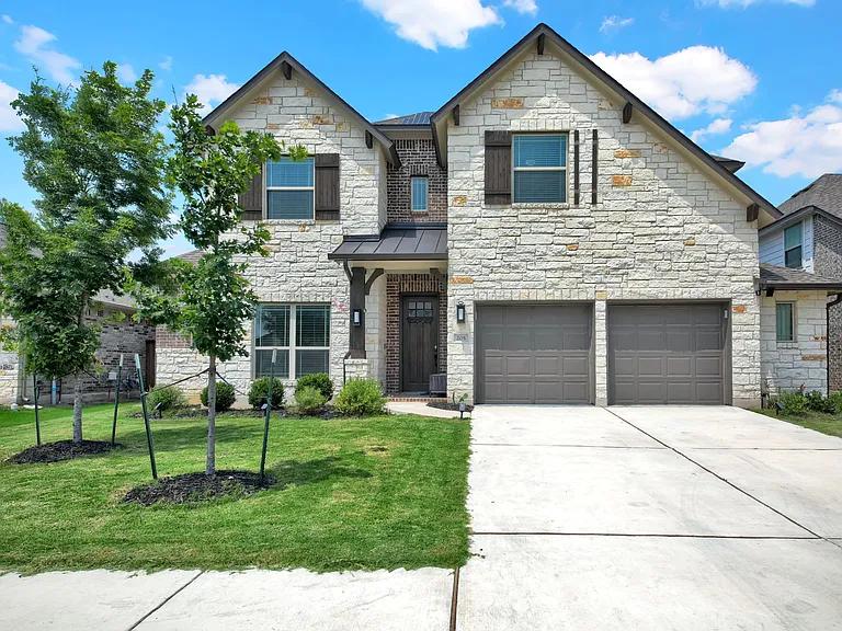 205 Calera St — Photo 1