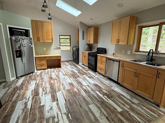 3rd image of 5934 Old Orchard Dr