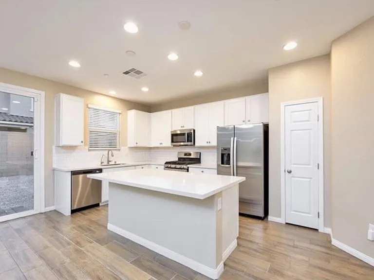 5039 Tranquil View St — Photo 54