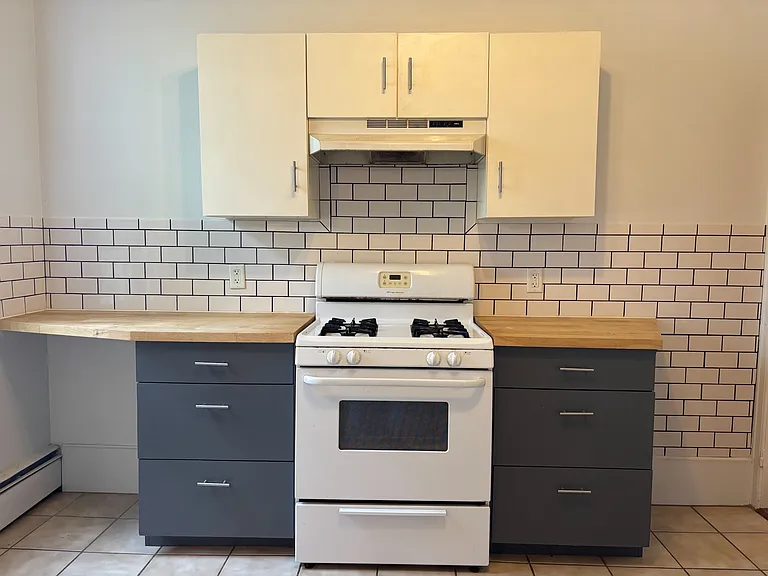 89 Oak St #1 — Photo 5
