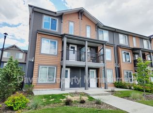3027 151st Ave NW, Edmonton, AB T5Y 3W4