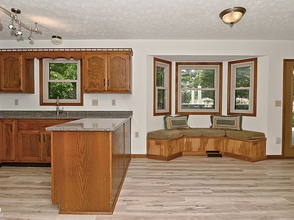 5th image of 750 Delray Dr