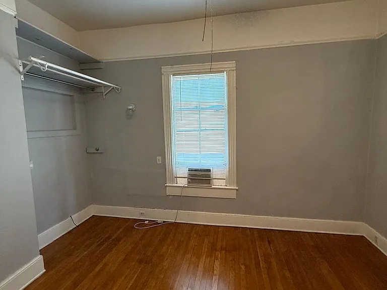 311 E Duffy St — Photo 9