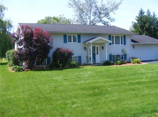 12399 Walnut Dr, Conneaut Lake, PA 16316