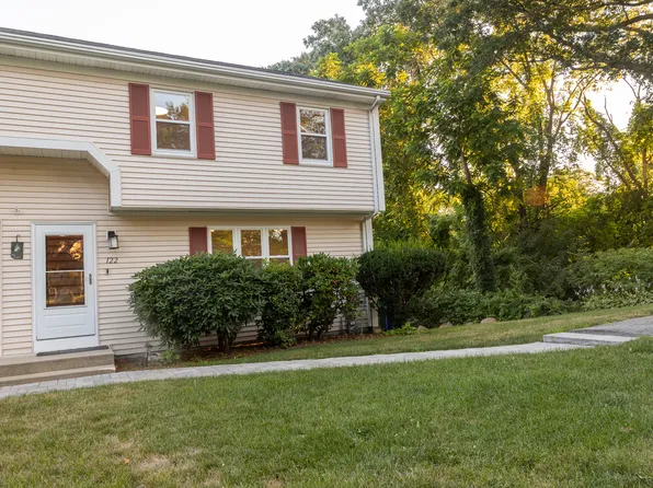 122 Leedham St #122, Attleboro, MA 02703