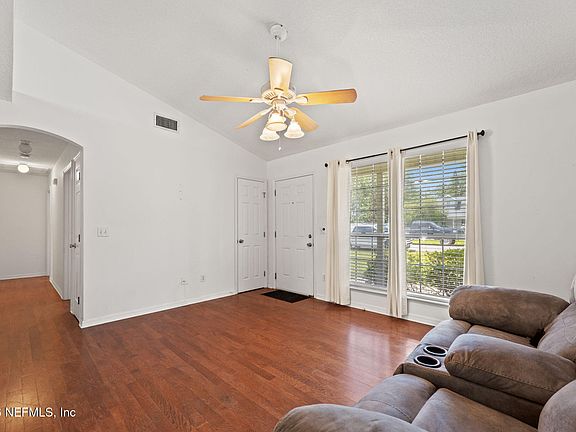 4th image of 489 TIMBERLANE Drive