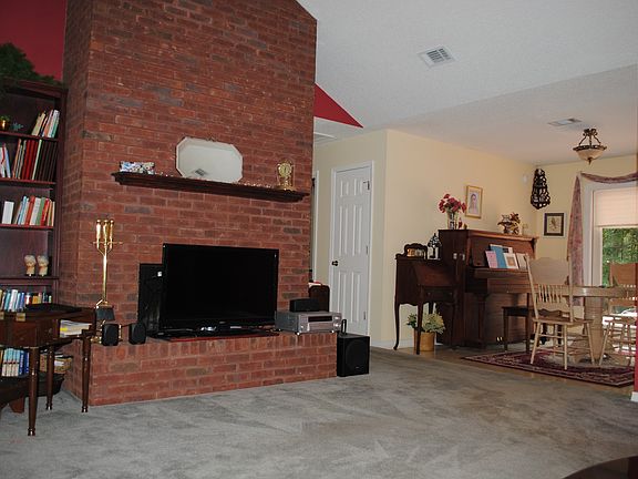 2nd image of 25184 Hillbrooke Ln