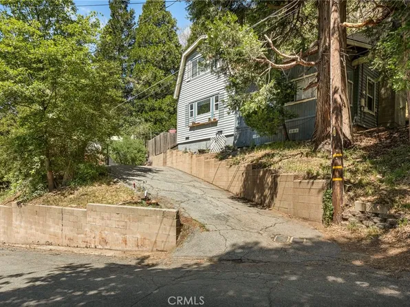 482 Zuger Ct, Crestline, CA 92325