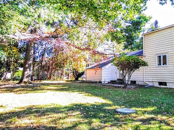 4th image of 101 Sweetbriar Dr