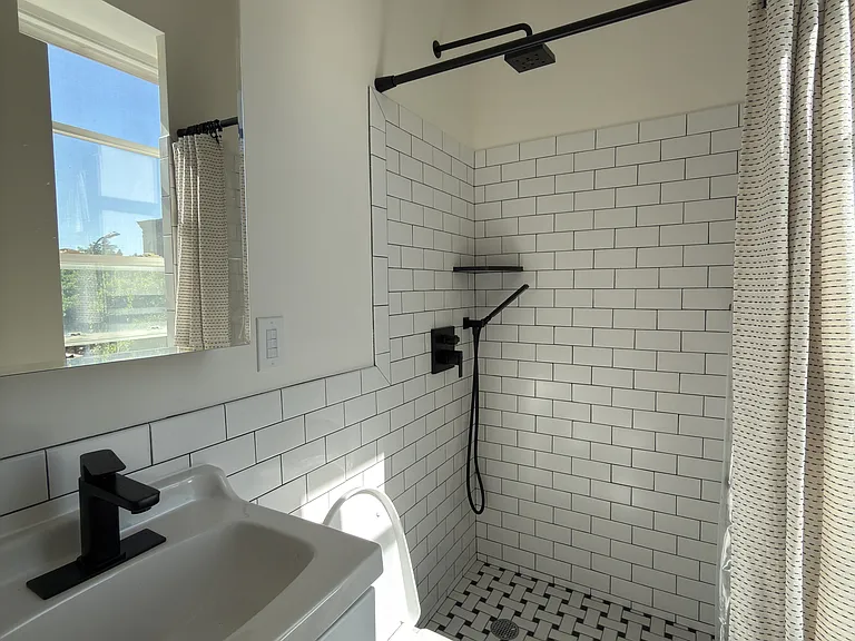 98 Kingston Ave #3F — Photo 8