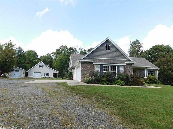 3rd image of 140 Woodland Creek Ln