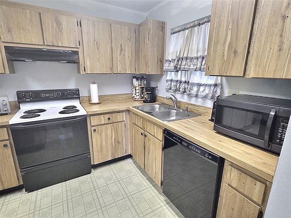 4th image of 2922 LICHEN LANE #A