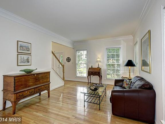 4th image of 2308 Arden St