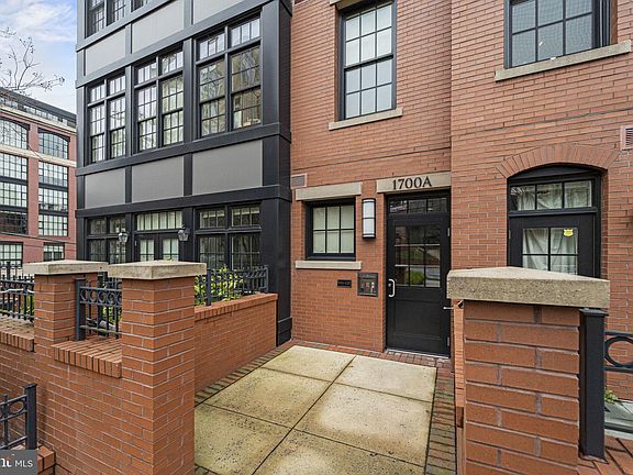 3rd image of 1700 Clarendon Blvd #114