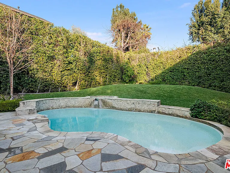10161 Valley Spring Ln — Photo 24