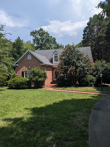 1220 E Pointe Dr Photo 1