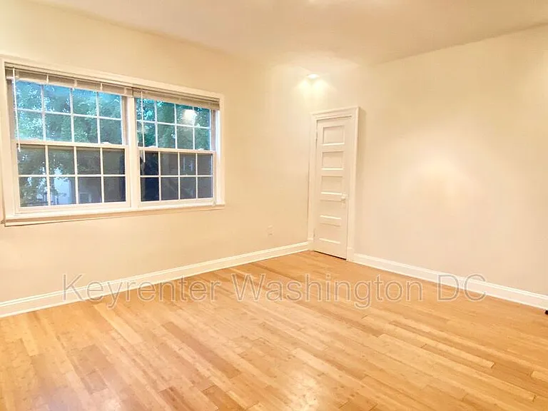 1204 Holbrook St NE #4 — Photo 13
