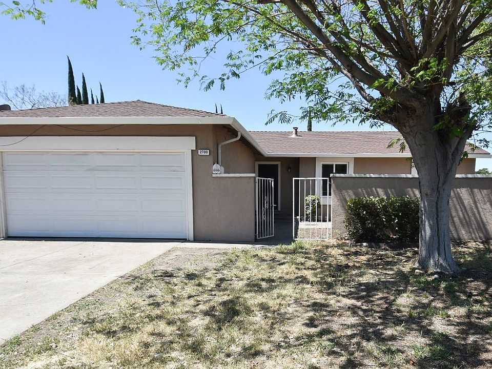 1st image of 2700 Barcelona Cir