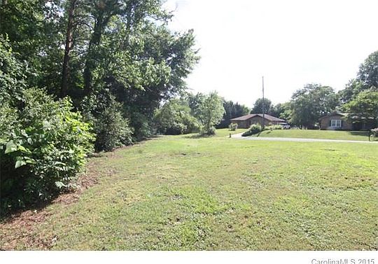 4th image of 4708 Oakwood Cir