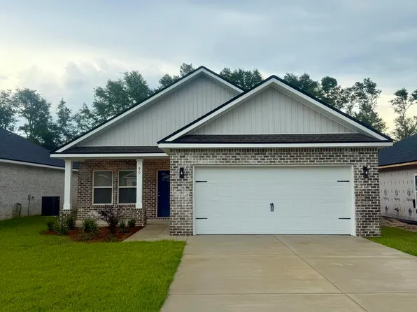 90 Spooner St, Defuniak Springs, FL 32433