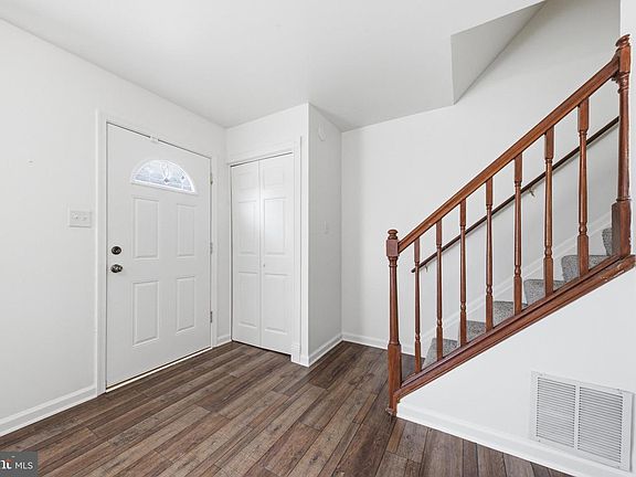 3rd image of 177 Stonegate Dr