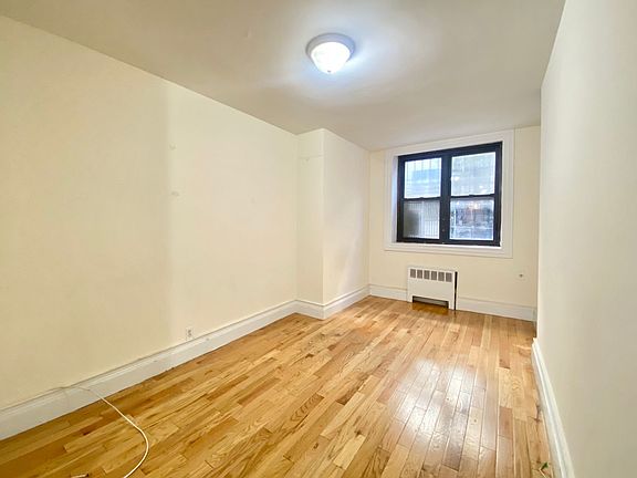 2nd image of 146 E 35th St #1Y
