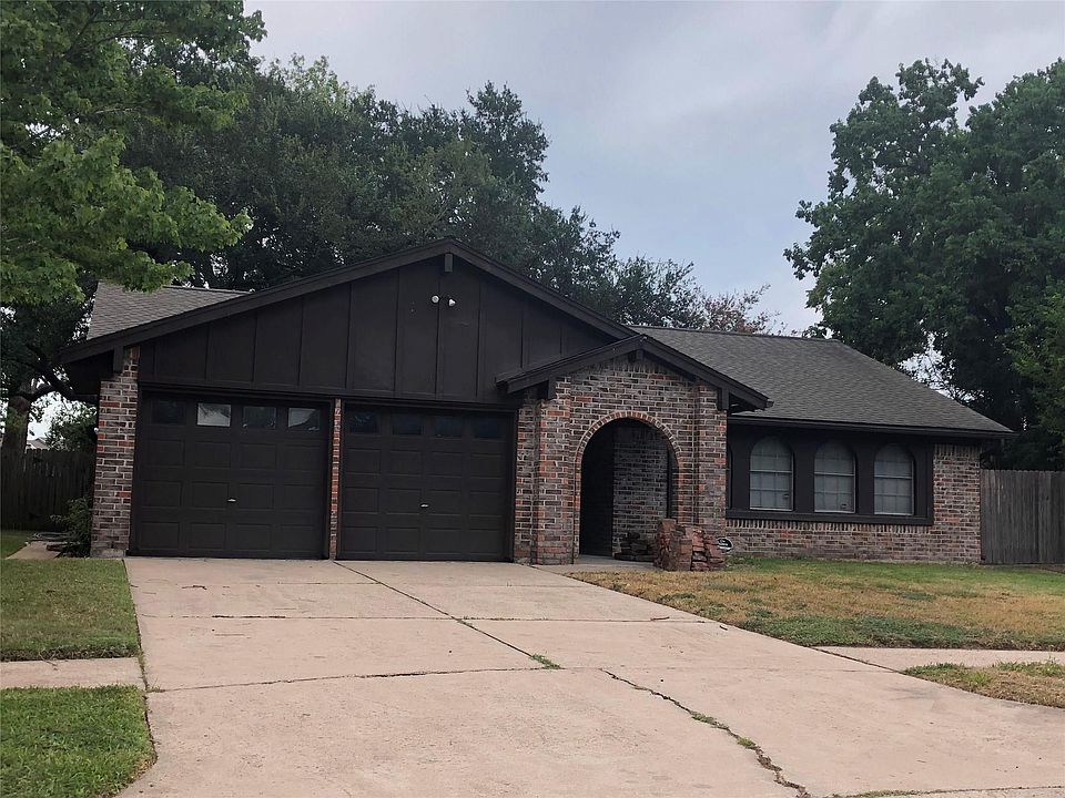 1st image of 16342 Autumn Wind Dr