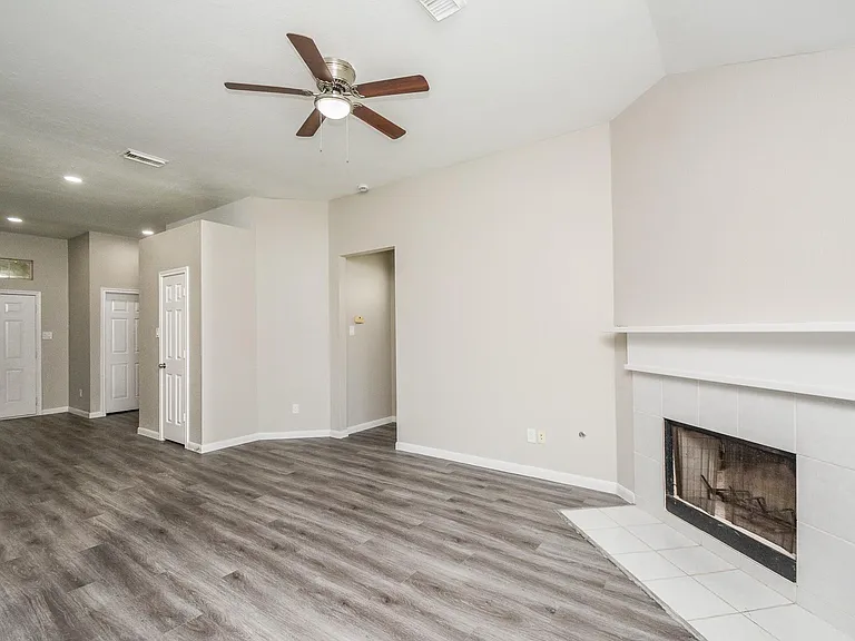 12202 Duane Ct — Photo 6