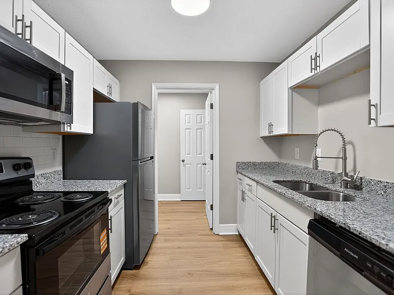 Alex Place Apartments — Photo 18