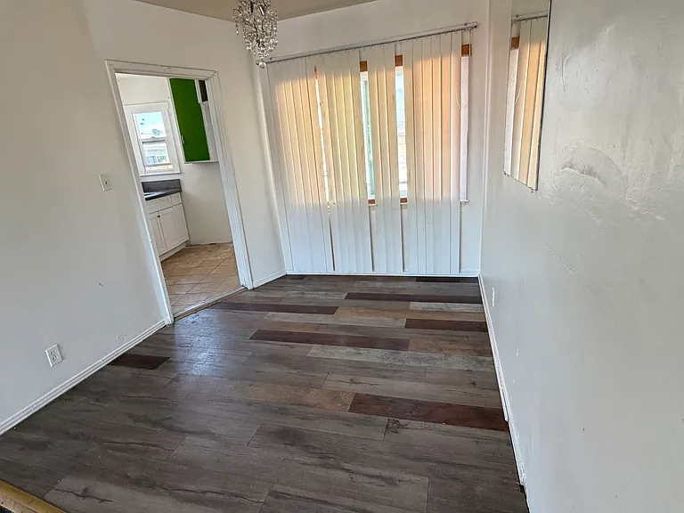 11407 Oxnard St #11407 — Photo 1