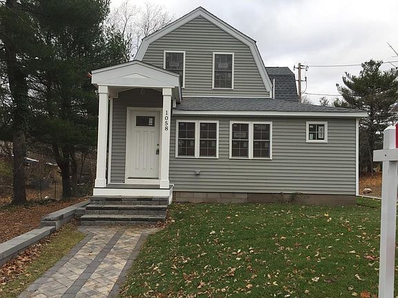 3rd image of 1058 S Franklin St