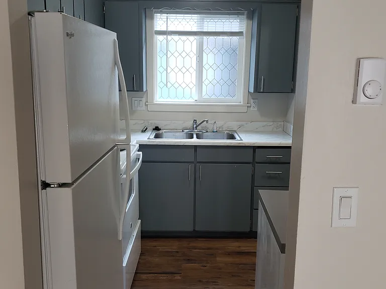 Greystone Apartments — Photo 10