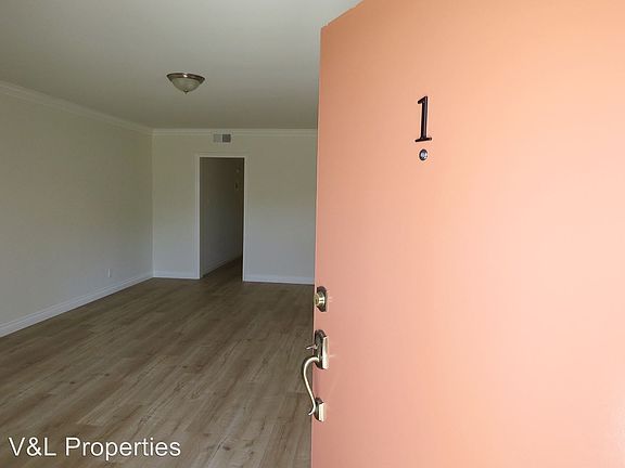 4th image of 1436 Armacost Ave APT 1