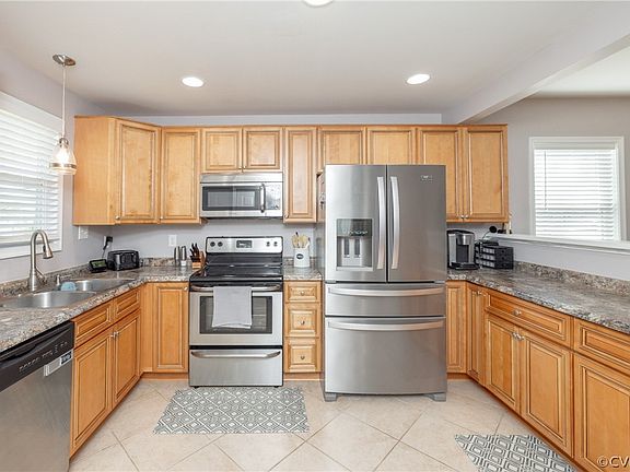 4th image of 3805 Benton Ave