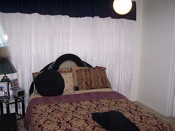 5th image of 10615 Debbie Ln