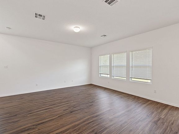 4th image of 108 Wind Flower Ln