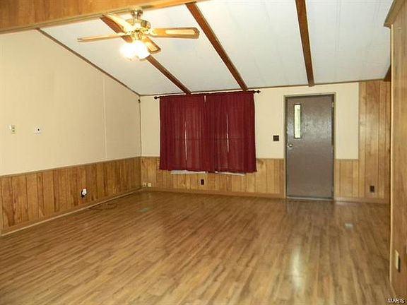 5th image of 924 Woods Ln