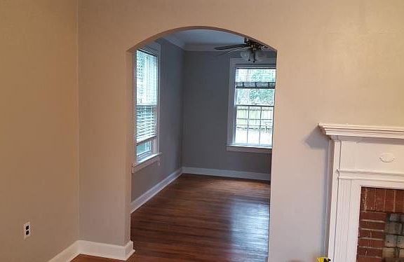 breakfast room